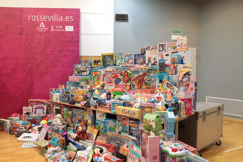La ROSS presenta su iniciativa social "Juguetes en Navidad"
