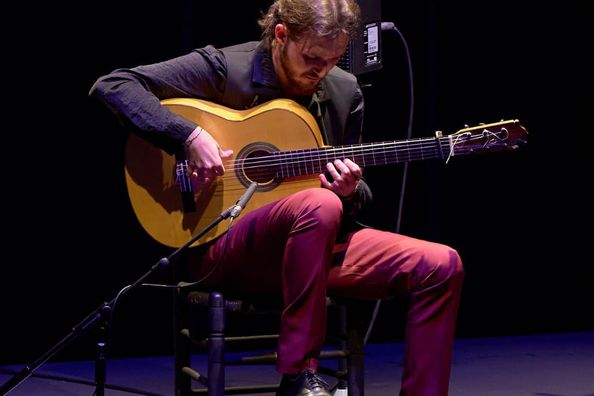 Jóvenes talentos del flamenco llenan de emoción el Maestranza